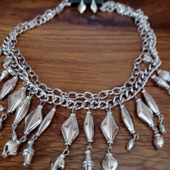 paparazzi Jewelry - NWT PAPARAZZI SILVER BELLS NECKLACE & EARRING SET